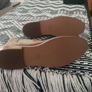 New NEVER WORN. Classic FRYE CHELSEA BOOTS. ASH camel brown work/weekends/travel